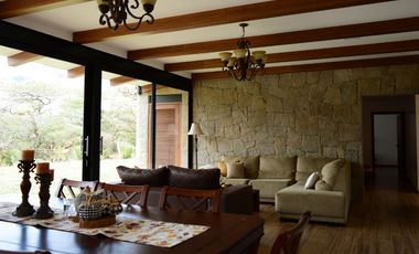 En Venta Quinta en comunidad privada en Yunguilla