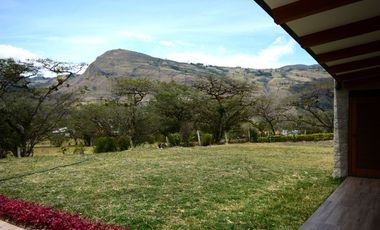 En Venta Quinta en comunidad privada en Yunguilla