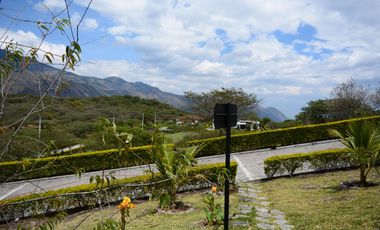 En Venta Quinta en comunidad privada en Yunguilla