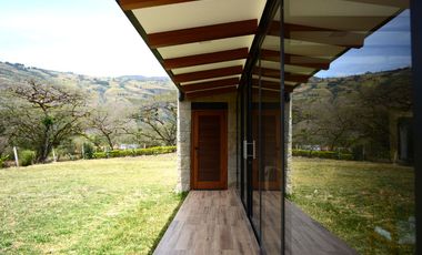 En Venta Quinta en comunidad privada en Yunguilla