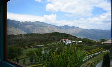 En Venta Quinta en comunidad privada en Yunguilla