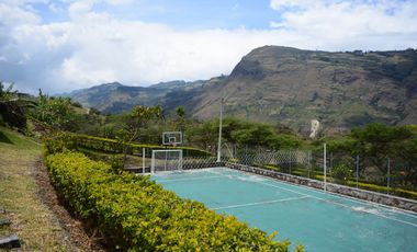 En Venta Quinta en comunidad privada en Yunguilla