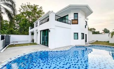 Stunning Pool villa for rent near the international school