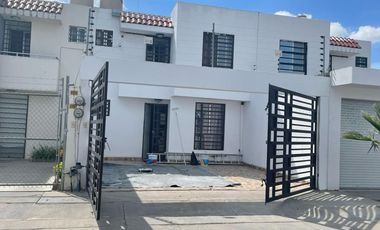 Casa en Renta de 3 Recamaras en Fraccionamiento Santa Julia al Sur de la Ciudad de León Guanajuato