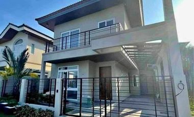 Brand New House For Sale in SOuth Forbes Villas 5mins Away from Calax and Ayala Malls Nuvali
