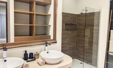 Preciosa casa recién renovada por profesionales, super oportunidad 5 recámaras