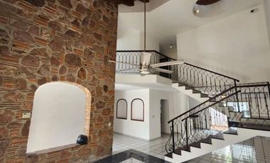 Casa sin muebles en renta, 4 recamaras, en Aralias, Puerto Vallarta