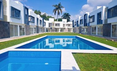 Casa con alberca con 2 recamaras en condominio en Emiliano Zapata