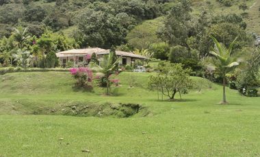 Vendo hermosa casa finca de descanso en Copacabana Antioquia