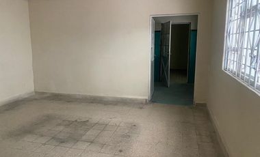 PROPIEDCAD COMERCIAL EN CENTRO DE TOLUCA CON LOCAL, BODEGA Y DEPARTAMENTO