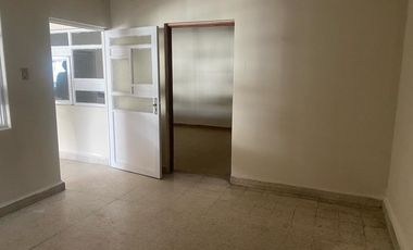 PROPIEDCAD COMERCIAL EN CENTRO DE TOLUCA CON LOCAL, BODEGA Y DEPARTAMENTO