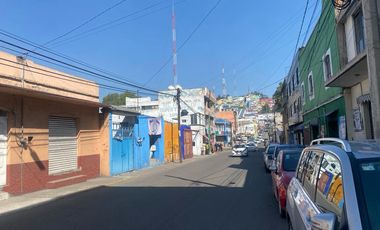 PROPIEDCAD COMERCIAL EN CENTRO DE TOLUCA CON LOCAL, BODEGA Y DEPARTAMENTO