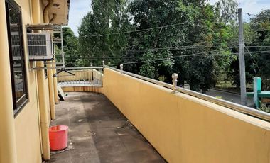 THREE STOREY 4 BEDROOMS 8 CAR GARAGE HOUSE & LOT INSIDE AN EXECUTIVE VILLAGE IN DASMA CAVITE NEAR SM DASMA