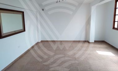 SE VENDE EDIFICIO EN ZONA EXCLUSIVA DE CAMINOS DEL INCA