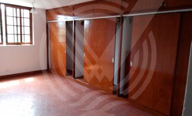 SE VENDE EDIFICIO EN ZONA EXCLUSIVA DE CAMINOS DEL INCA
