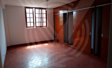 SE VENDE EDIFICIO EN ZONA EXCLUSIVA DE CAMINOS DEL INCA