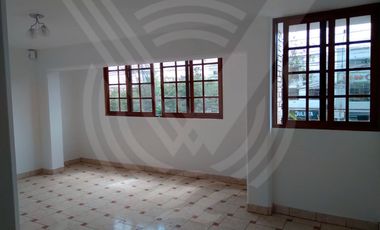 SE VENDE EDIFICIO EN ZONA EXCLUSIVA DE CAMINOS DEL INCA