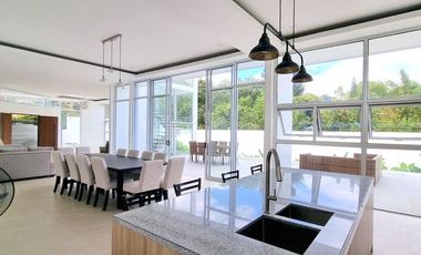 Beautiful Brand New Modern House Available for Sale in Tagaytay