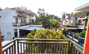 Rumah Hook Mewah dekat Jalan Magelang Km 16