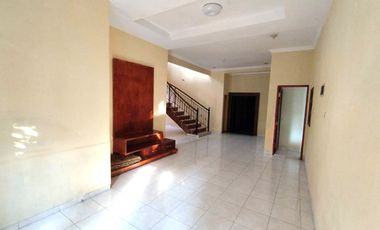 Rumah Hook Mewah dekat Jalan Magelang Km 16