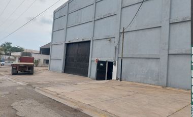 Bodega de 950 m² en Cd. Industrial Bruno Pagliai con oficina y acceso de trailer