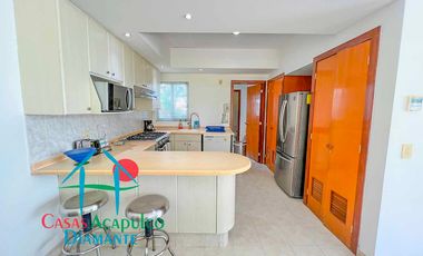 Casa en renta vacacional con terraza, jardín y alberca con vista al campo de golf de Mayan