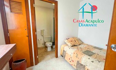 Casa en renta vacacional con terraza, jardín y alberca con vista al campo de golf de Mayan