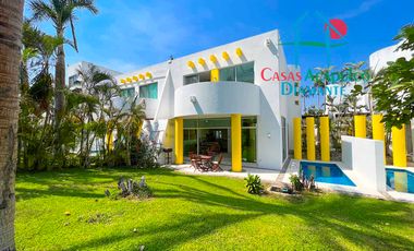 Casa en renta vacacional con terraza, jardín y alberca con vista al campo de golf de Mayan