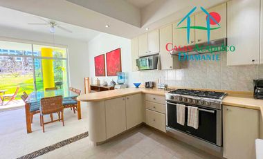 Casa en renta vacacional con terraza, jardín y alberca con vista al campo de golf de Mayan