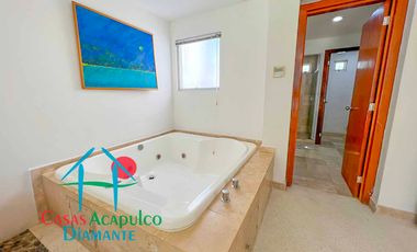 Casa en renta vacacional con terraza, jardín y alberca con vista al campo de golf de Mayan