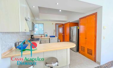 Casa en renta vacacional con terraza, jardín y alberca con vista al campo de golf de Mayan