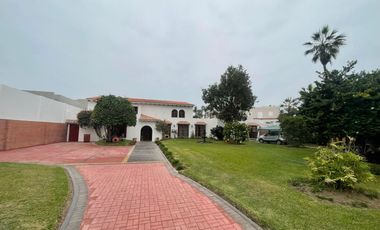VENTA DE CASA EN ZONA EXCLUSIVA EN LA URB ENCANTADA DE VILLA CHORRILLOS