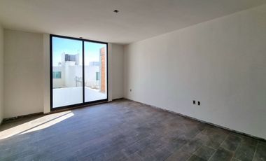 Casa en venta con terraza en Villa Magna