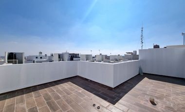 Casa en venta con terraza en Villa Magna