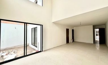 Casa en venta con terraza en Villa Magna