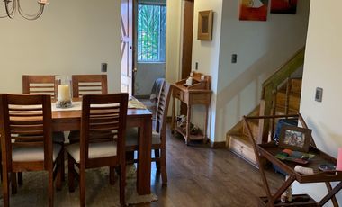 5 Dormitorios Casa en buen estado.