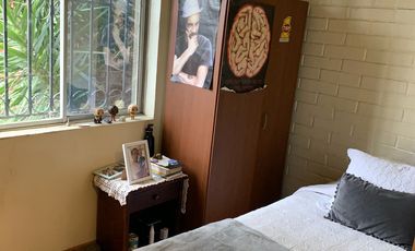 5 Dormitorios Casa en buen estado.