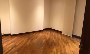 VENDO APARTAMENTO EN EL TESORO 319 MTS 3 HABITACIONES