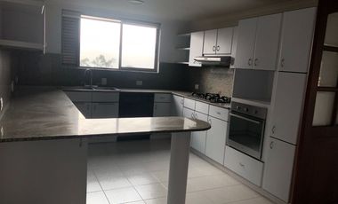 VENDO APARTAMENTO EN EL TESORO 319 MTS 3 HABITACIONES
