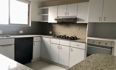 VENDO APARTAMENTO EN EL TESORO 319 MTS 3 HABITACIONES