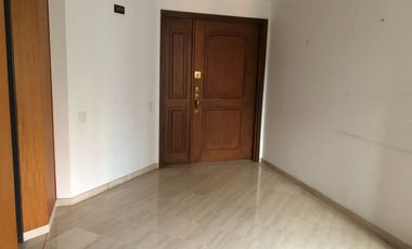 VENDO APARTAMENTO EN EL TESORO 319 MTS 3 HABITACIONES