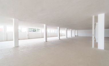 Renta o Venta Edificio De Oficinas En Esquina Totalmente REMODELADO !