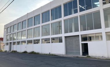 Renta o Venta Edificio De Oficinas En Esquina Totalmente REMODELADO !