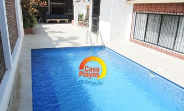 Casa con Piscina y Vista Al Mar de Venta en Playas, Vía a Data Km 1.5