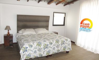 Casa con Piscina y Vista Al Mar de Venta en Playas, Vía a Data Km 1.5