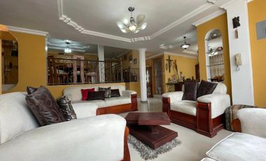 Casa de Venta en San Rafael en las calles Jorge Hugo Rengel y Eduardo Unda, Loja