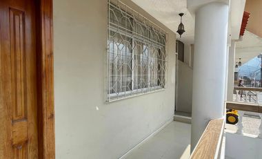 Casa de Venta en San Rafael en las calles Jorge Hugo Rengel y Eduardo Unda, Loja