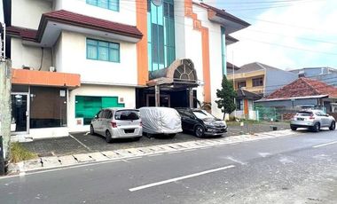 GEDUNG HOTEL at Jl KRAMAT KWITANG, JAKPUS, JAKSEL
