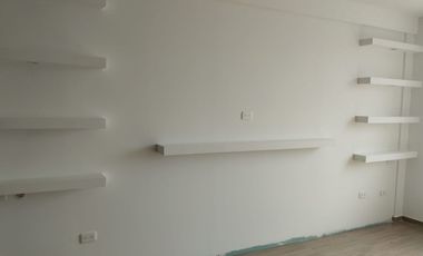 RENTA SUIT A ESTRENAR, PUENGASI QUITO ECUADOR