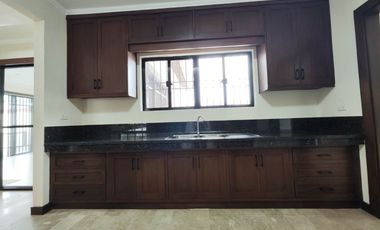 4 Bedroom House with spacious Garden for RENT in Angeles City Pampanga